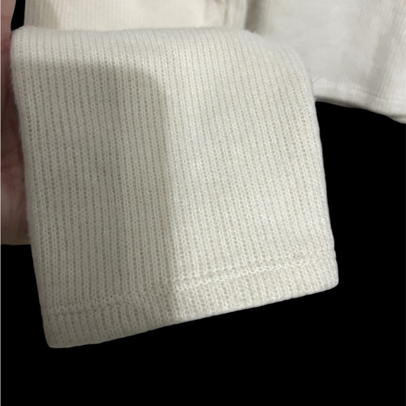 ZARA soft feel beige sweater. Size small - Picture 4 of 7